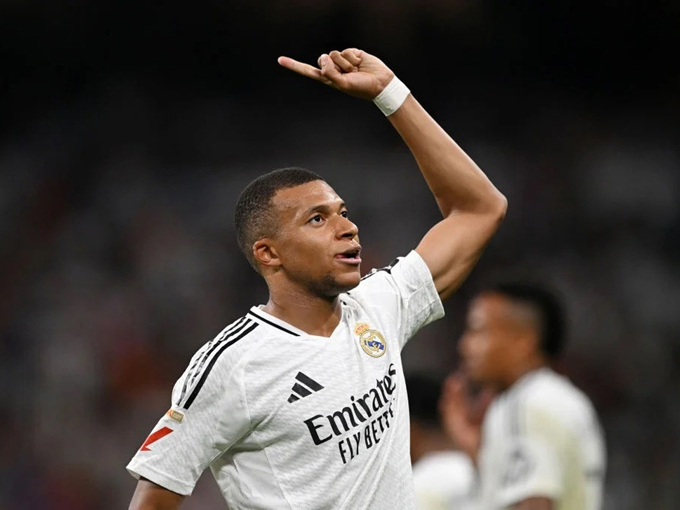 Tân binh Kylian Mbappe của Real Madrid cũng được định giá 180 triệu euro